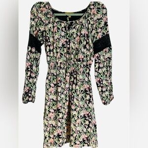 Vera Wang Princess floral  Dress Size S
Casual Whimsical Fairy Garden